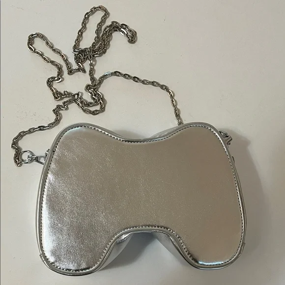 Silver Crossbody Chain Bag Purse Clutch Video Game Controller Shape Small - Picture 5 of 16